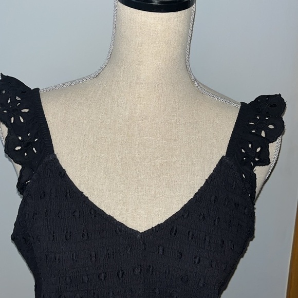 Torrid | Babydoll Cotton Clip Dot Smocked Bodice Tank Size 2 - Picture 2 of 8